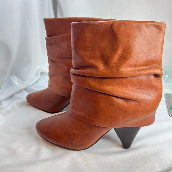 STEVE MADDEN Women's Fold Over Camel Leather Pull-On Heeled Boots 7.5 M - Picture 4 of 7